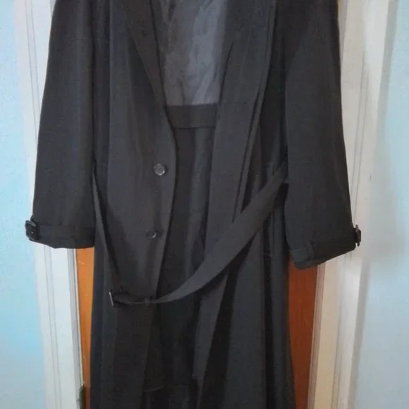 Big men black trench coat. Size 50 - Picture 2 of 4